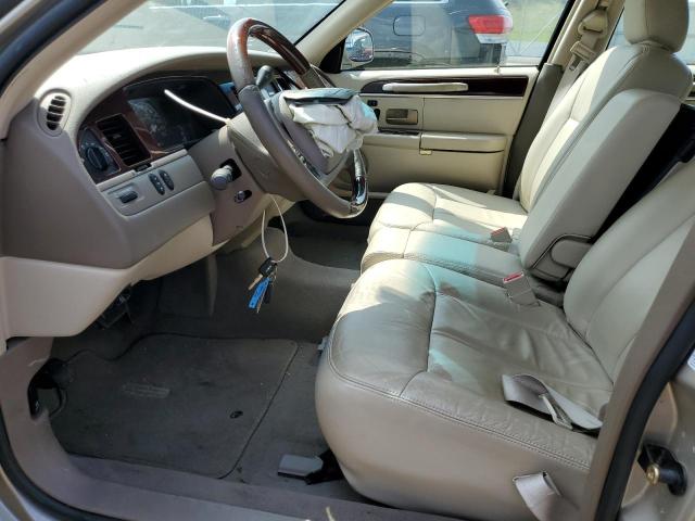 Photo 7 from auction – 2004 LINCOLN TOWN CAR U with VIN 1LNHM83W84Y680027