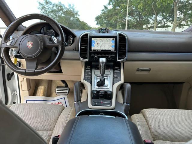 Photo 9 from auction – 2012 PORSCHE CAYENNE TU with VIN WP1AC2A25CLA83790