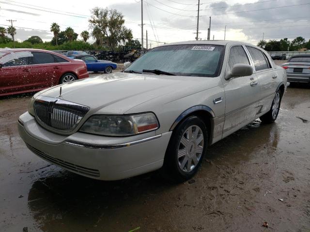 LINCOLN TOWN CAR U 2004 with VIN 1LNHM83W04Y629640 - Photo from auction