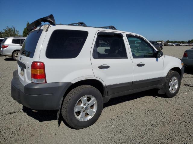 Photo 3 from auction – 2005 FORD ESCAPE XLT with VIN 1FMYU93175KC92382