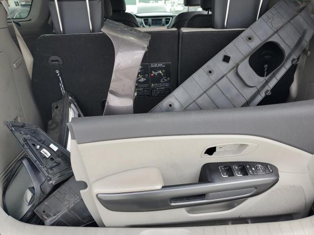 Photo 13 from auction – 2017 KIA SEDONA LX with VIN KNDMB5C19H6332167