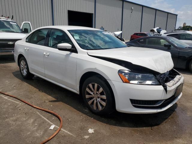 Photo 4 from auction – 2013 VOLKSWAGEN PASSAT S with VIN 1VWAP7A33DC087900