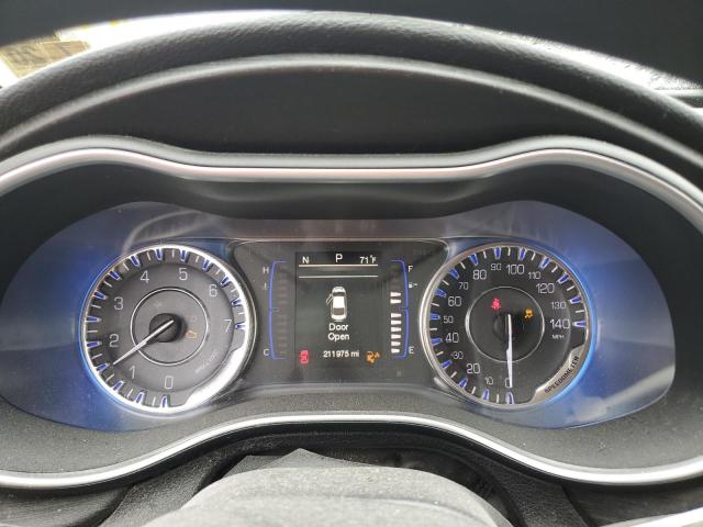 Photo 9 from auction – 2015 CHRYSLER 200 LIMITE with VIN 1C3CCCAB9FN700122