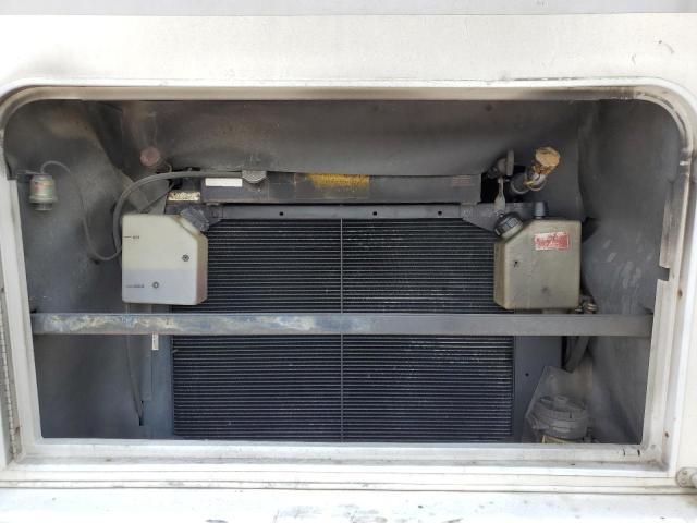 Photo 7 from auction – 2001 FLEETWOOD MOTOR HOME with VIN 4UZ6EFBC0YCH14032