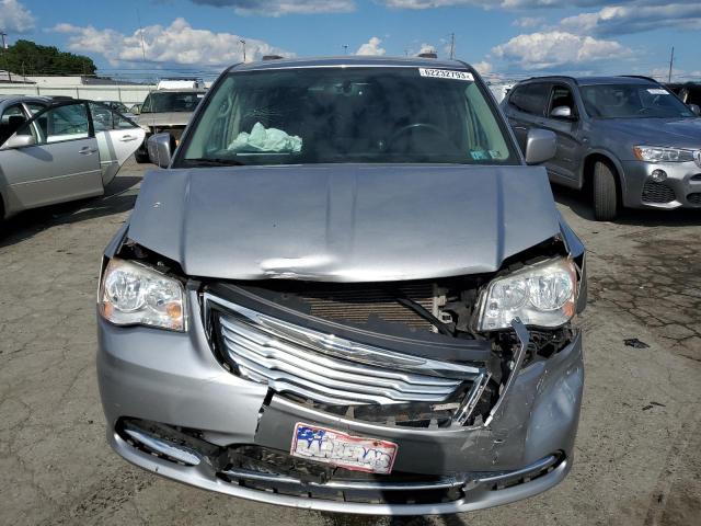 Photo 5 from auction – 2015 CHRYSLER TOWN & COU with VIN 2C4RC1BG1FR521743