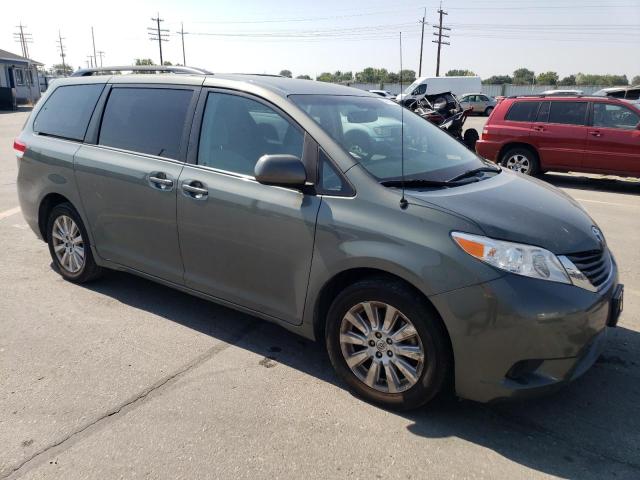 Photo 4 from auction – 2013 TOYOTA SIENNA LE with VIN 5TDJK3DC3DS069577