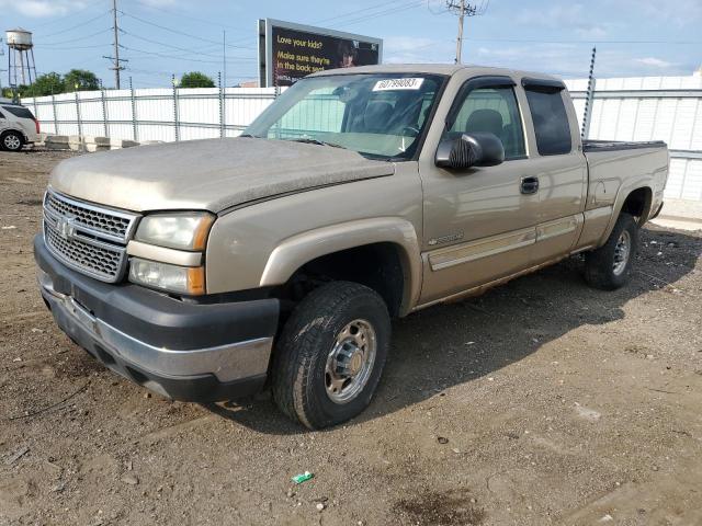 CHEVROLET SILVERADO 2005 with VIN 1GCHK29UX5E212364 - Photo from auction