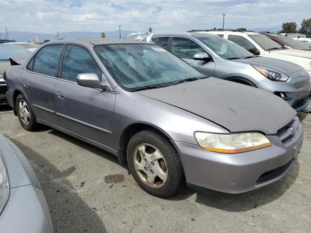 Photo 4 from auction – 2000 HONDA ACCORD with VIN 1HGCG6680YA094820