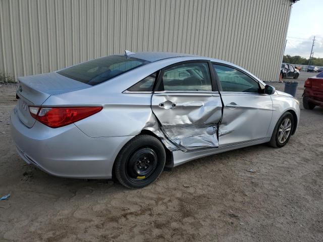 Photo 3 from auction – 2013 HYUNDAI SONATA GLS with VIN 5NPEB4AC3DH695552
