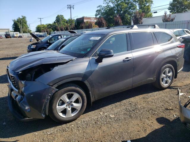 TOYOTA HIGHLANDER 2022 with VIN 5TDBZRBH4NS581237 - Photo from auction