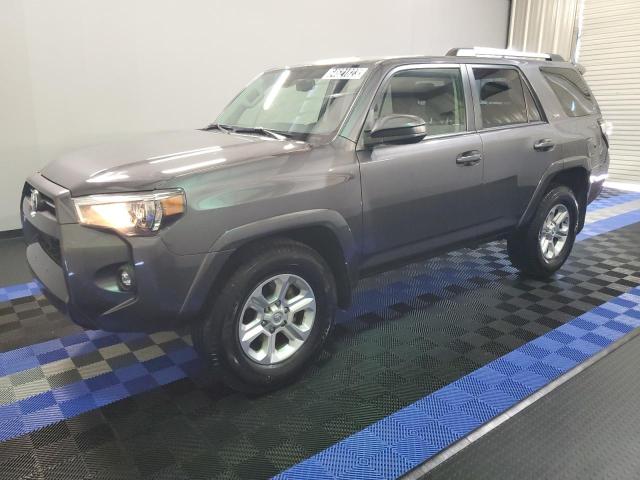 TOYOTA 4RUNNER SR 2022 with VIN JTEEU5JR8N5253643 - Photo from auction