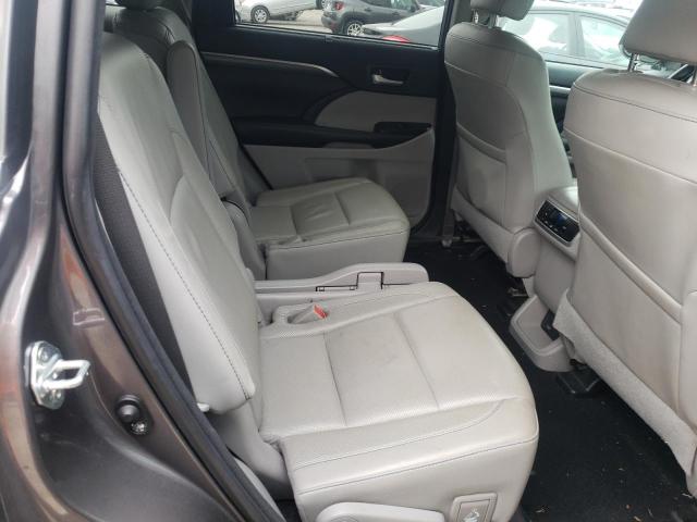 Photo 11 from auction – 2018 TOYOTA HIGHLANDER with VIN 5TDDZRFH7JS498771