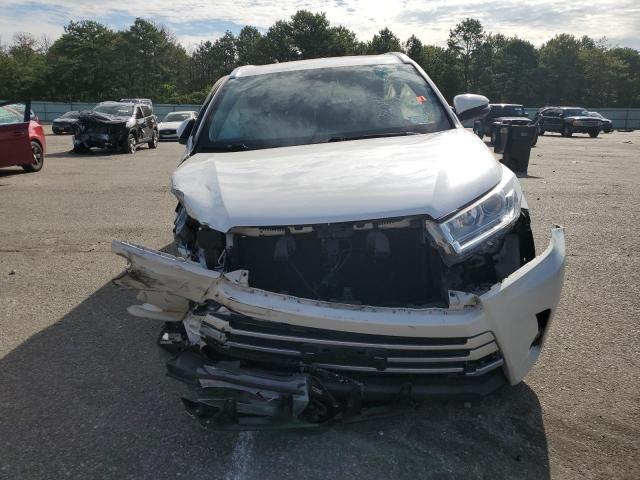 Photo 5 from auction – 2018 TOYOTA HIGHLANDER with VIN 5TDJZRFH4JS801251