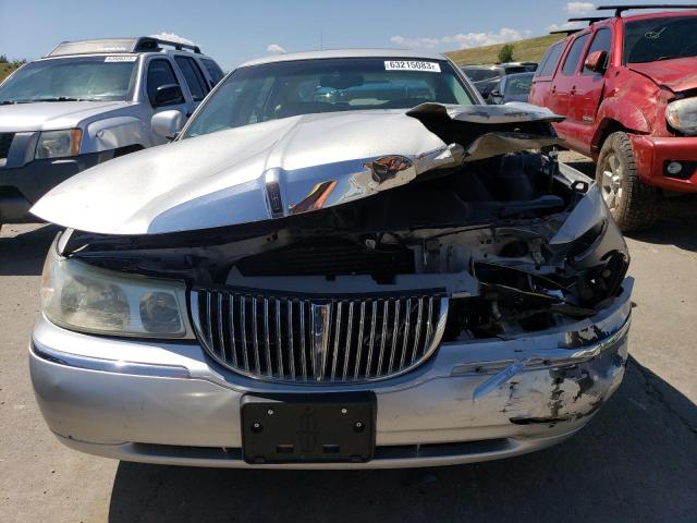 Photo 5 from auction – 2000 LINCOLN TOWN CAR with VIN 1LNHM83W0YY900315