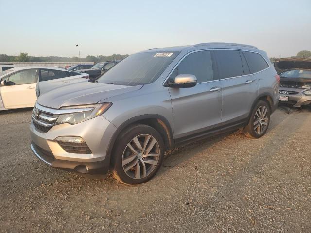 Photo 1 from auction – 2017 HONDA PILOT TOUR with VIN 5FNYF6H90HB002822
