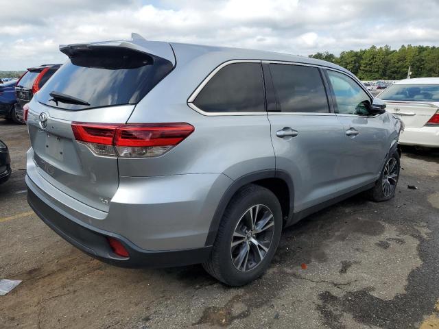 Photo 3 from auction – 2019 TOYOTA HIGHLANDER with VIN 5TDZZRFH2KS363141