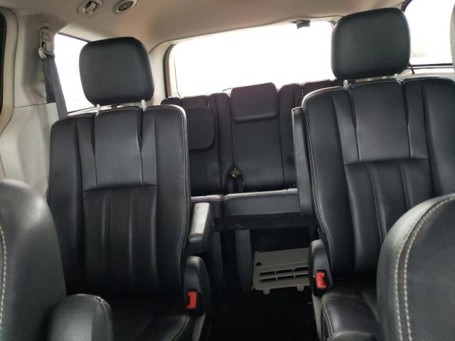 Photo 10 from auction – 2016 CHRYSLER TOWN & COU with VIN 2C4RC1BGXGR148574