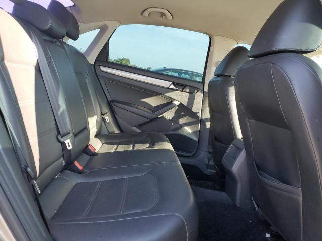 Photo 10 from auction – 2015 VOLKSWAGEN PASSAT S with VIN 1VWAT7A30FC007029