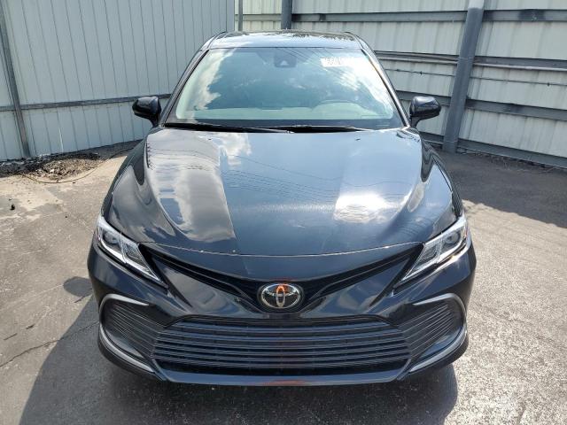 Photo 5 from auction – 2022 TOYOTA CAMRY LE with VIN 4T1C11AK2NU672556