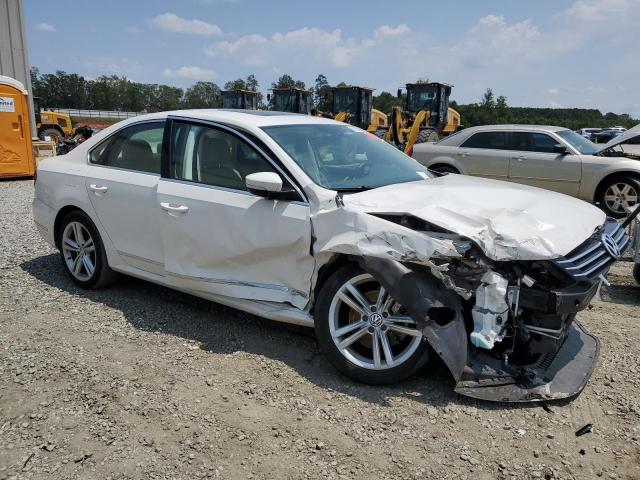 Photo 4 from auction – 2015 VOLKSWAGEN PASSAT SE with VIN 1VWBT7A32FC072453