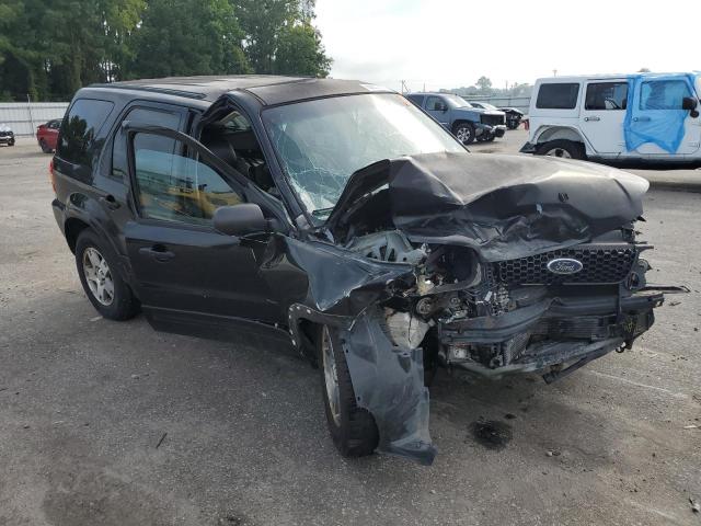 Photo 4 from auction – 2005 FORD ESCAPE LIM with VIN 1FMYU94115KA64764