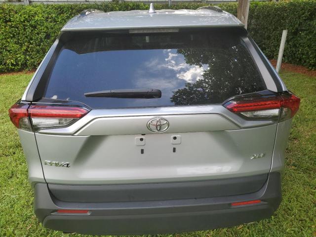 Photo 6 from auction – 2018 TOYOTA RAV4 XLE with VIN 2T3W1RFV4NC178738