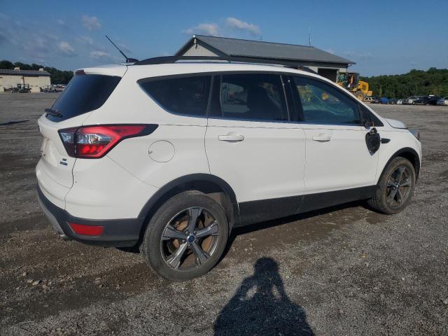 Photo 3 from auction – 2017 FORD ESCAPE SE with VIN 1FMCU9GD1HUA87843
