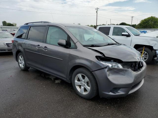 Photo 4 from auction – 2017 TOYOTA SIENNA LE with VIN 5TDKZ3DC8HS867370