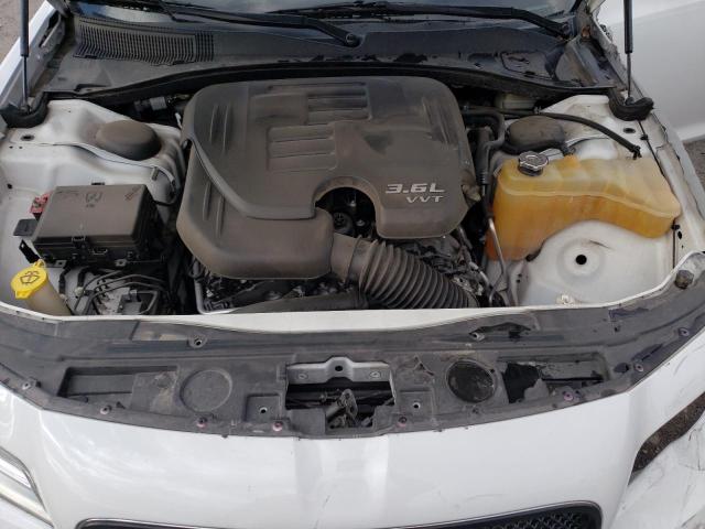 Photo 11 from auction – 2015 CHRYSLER 300 LIMITE with VIN 2C3CCAAG2FH859282