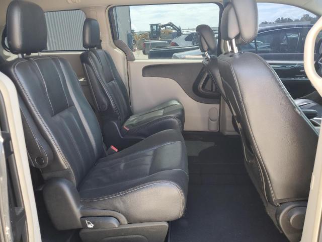 Photo 11 from auction – 2014 CHRYSLER TOWN & COU with VIN 2C4RC1BG9ER124313