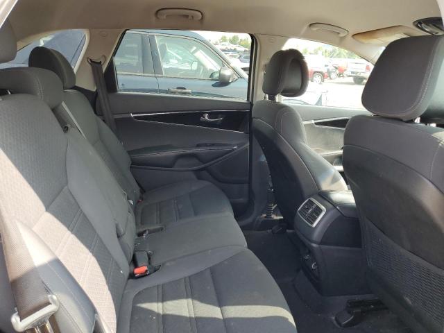 Photo 11 from auction – 2016 KIA SORENTO LX with VIN 5XYPGDA57GG112293