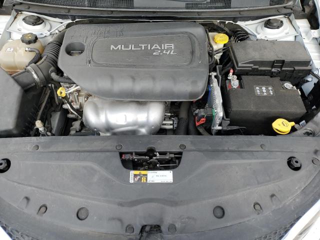 Photo 11 from auction – 2015 CHRYSLER 200 LIMITE with VIN 1C3CCCAB1FN529561
