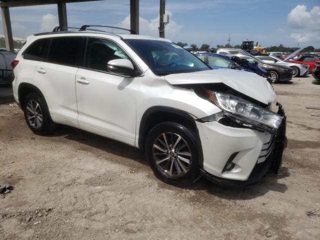 Photo 4 from auction – 2018 TOYOTA HIGHLANDER with VIN 5TDKZRFH2JS544711