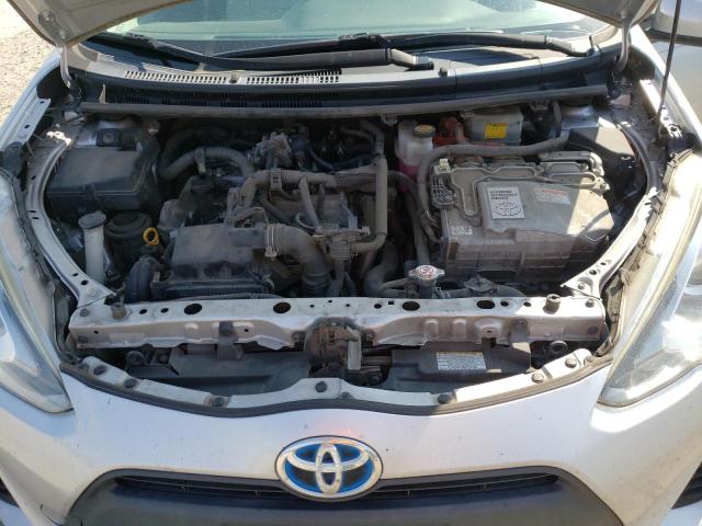 Photo 11 from auction – 2016 TOYOTA PRIUS C with VIN JTDKDTB32G1140061