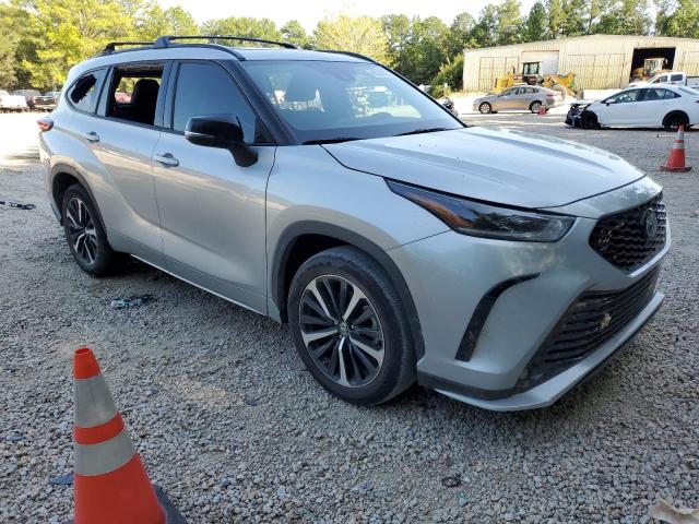 Photo 4 from auction – 2022 TOYOTA HIGHLANDER with VIN 5TDJZRBH4NS212678