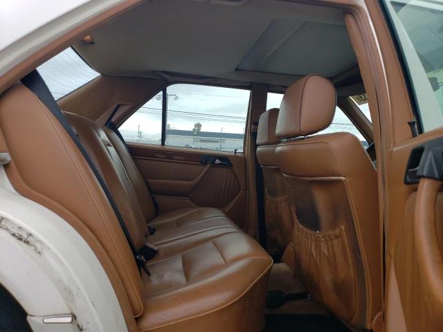 Фото 10 с аукциона – 1994 MERCEDES-BENZ E-CLASS с VIN WDBEA32E6RC060968