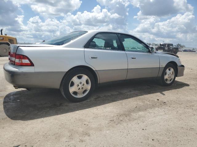 Photo 3 from auction – 2000 LEXUS ES 300 with VIN JT8BF28G2Y5100165