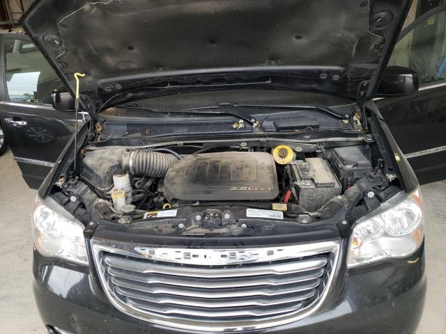 Photo 11 from auction – 2015 CHRYSLER TOWN & COU with VIN 2C4RC1CGXFR705996