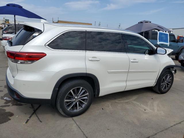 Photo 3 from auction – 2018 TOYOTA HIGHLANDER with VIN 5TDJZRFH8JS538679