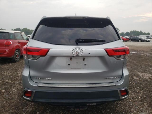 Фото 6 с аукциона – 2017 TOYOTA HIGHLANDER с VIN 5TDDZRFH3HS395681