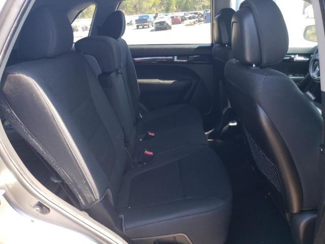 Photo 11 from auction – 2015 KIA SORENTO LX with VIN 5XYKT3A69FG558338