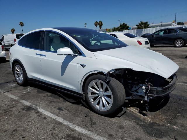 Photo 4 from auction – 2017 TESLA MODEL X with VIN 5YJXCDE22HF039273