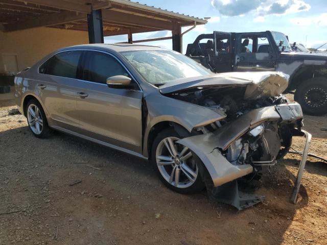 Photo 4 from auction – 2015 VOLKSWAGEN PASSAT SEL with VIN 1VWCT7A39FC072938