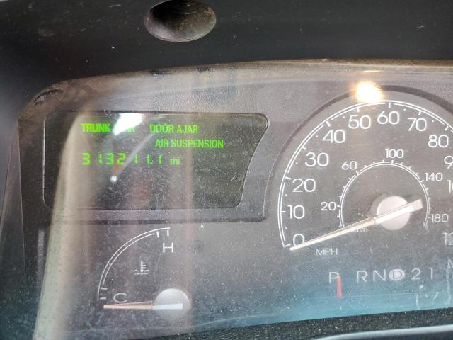 Photo 9 from auction – 2003 LINCOLN TOWN CAR E with VIN 1LNHM81W63Y630258