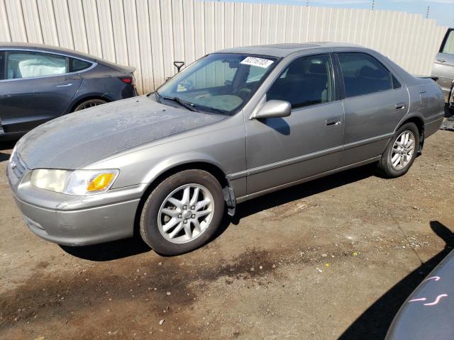 TOYOTA CAMRY LE 2000 with VIN JT2BF28K1Y0244429 - Photo from auction