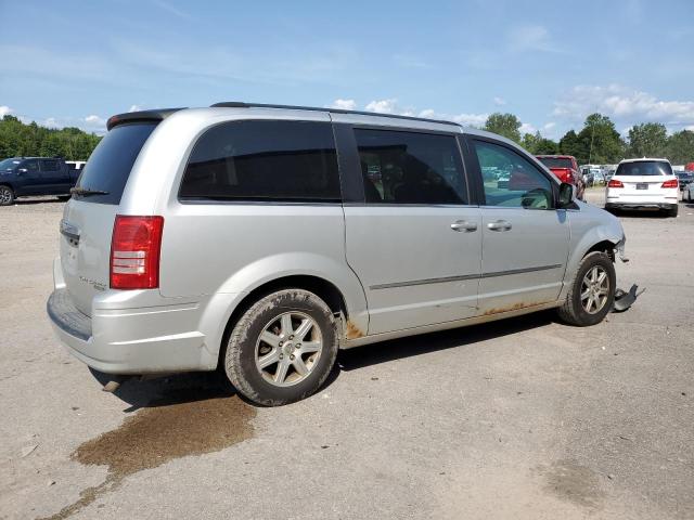 Photo 3 from auction – 2010 CHRYSLER TOWN & COU with VIN 2A4RR5D19AR206660