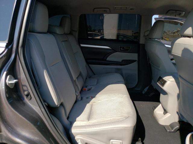 Фото 11 с аукциона – 2018 TOYOTA HIGHLANDER с VIN 5TDBZRFH1JS907886