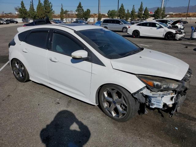 Снимка 4 от търг – 2015 FORD FOCUS ST с VIN 1FADP3L93FL281300