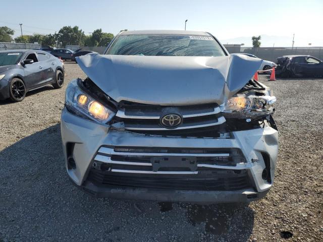 Снимка 5 от търг – 2017 TOYOTA HIGHLANDER с VIN 5TDZARFH6HS026097