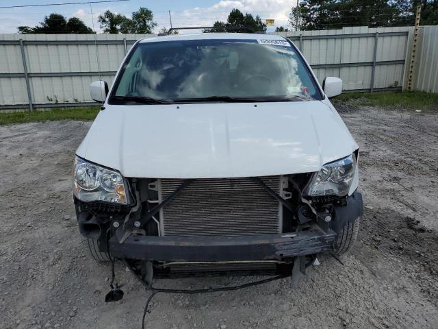 Photo 5 from auction – 2016 CHRYSLER TOWN & COU with VIN 2C4RC1BG8GR199183